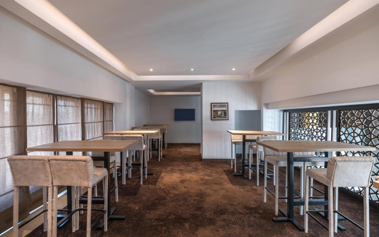 斯法克斯瑞享酒店 外观 照片 The lounge at the airport