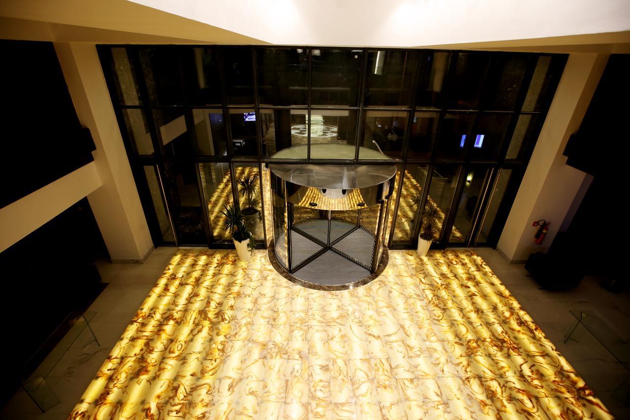 斯法克斯瑞享酒店 外观 照片 The lobby of the hotel