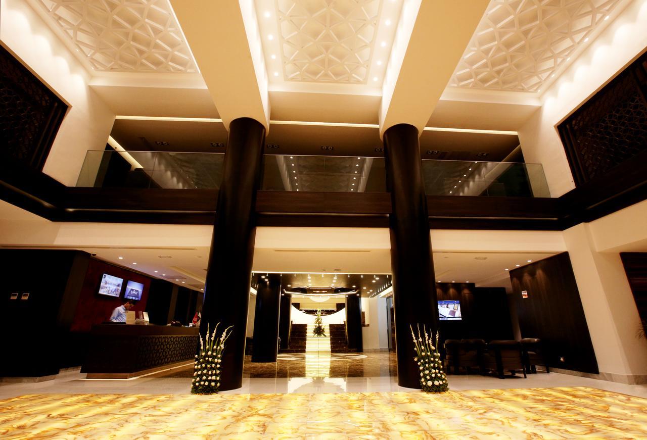 斯法克斯瑞享酒店 外观 照片 The lobby of the hotel